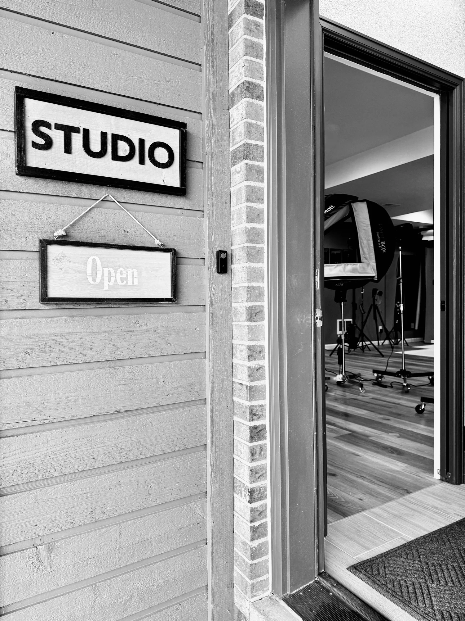 Parker-Headshots-Denver-Exterior